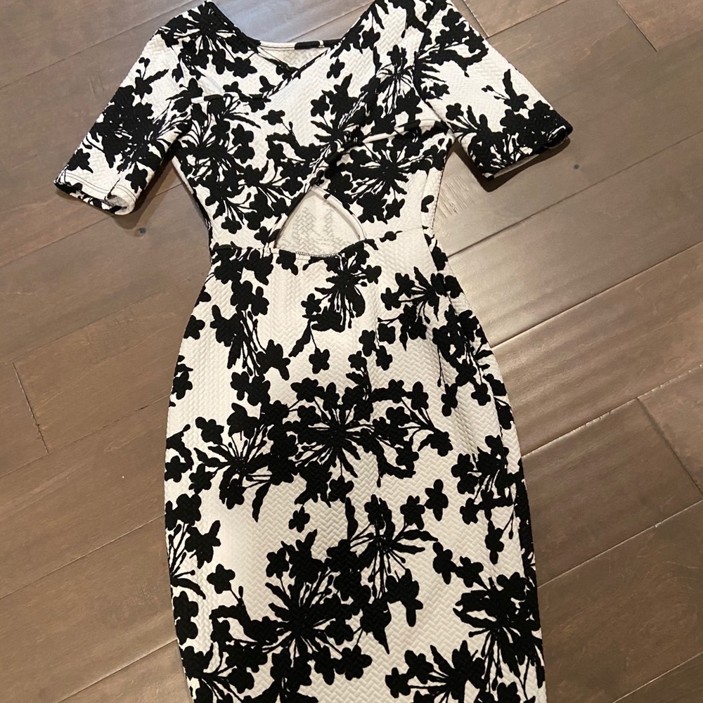 Body dress with back cutout